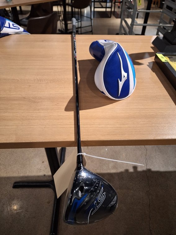 Mizuno ST RH 10.5 Degree Driver, New
