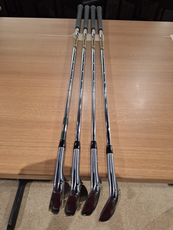 4 Mizuno T22 RH Wedges, 50 to 54 Degree