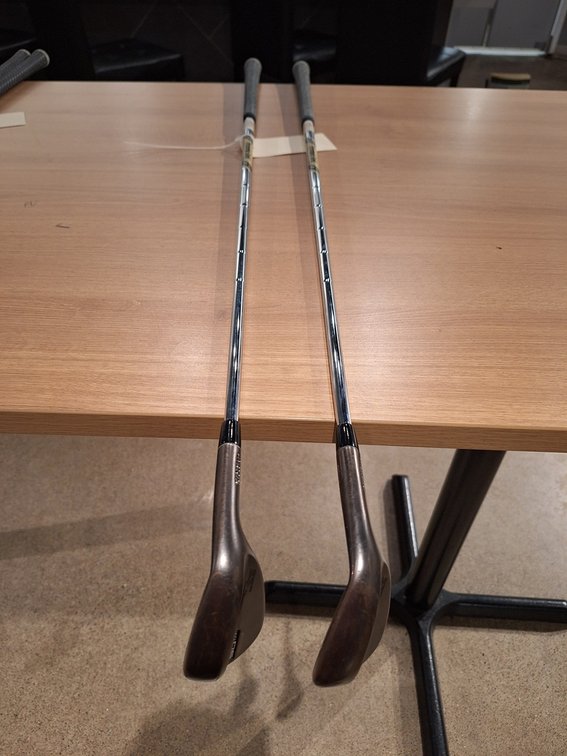 2 Mizuno T22 RH Wedges, 50 to 54 Degree