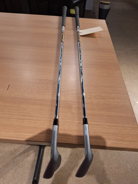 2 Mizuno T24 RH Wedges, 50 to 54 Degree