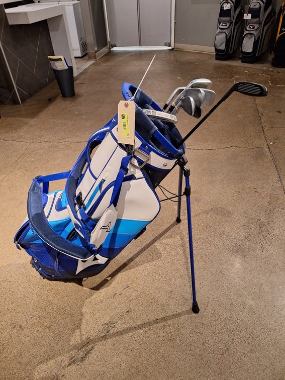 Golf Club Set, RH, Mizuno Hybrid, 5-9 Irons, PW, Putter and Bag