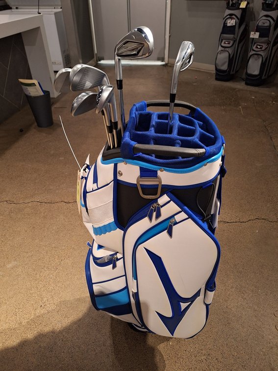 Golf Club Set, LH, 4/5/6/76/9 Irons, PW and Bag