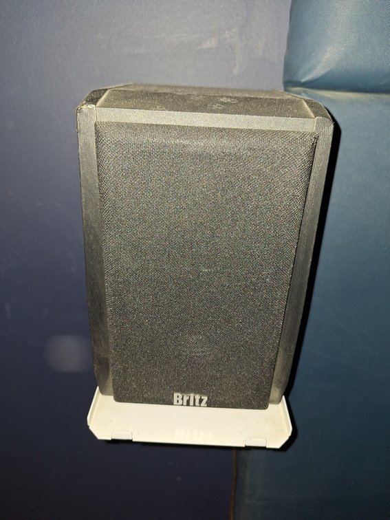 2 Britz Speakers with Wall Stand, 6"x7"x9"