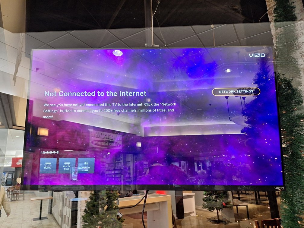 Vizio 39" LED TV with Wall Mount