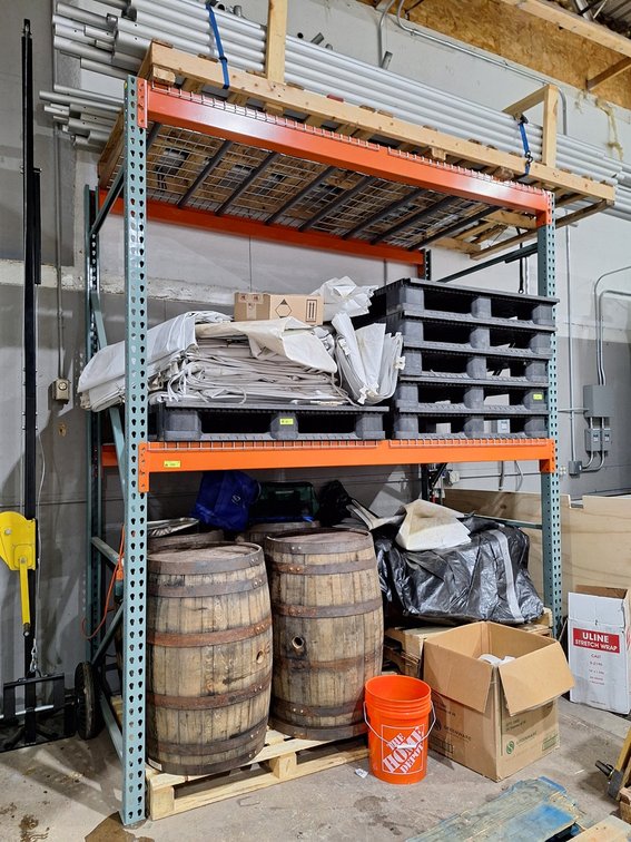 Pallet Racking, 2 Uprights 10'x4', 4 - 8' Crossbars, Wire Grid Decking