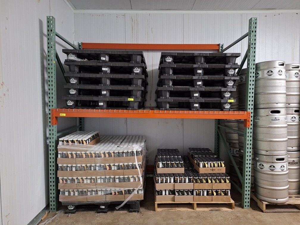 Pallet Racking, 2 Uprights 8'x4', 3 - 8' Crossbars, Metal Grid Decking