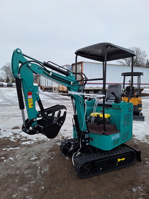2025 CFG Mini Excavator, Model H15R, Unused