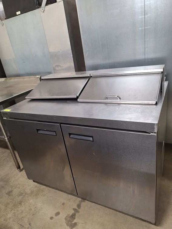 Delfield Refrigerated Prep Table on Wheels, 1 PH, 48"x32"x42"