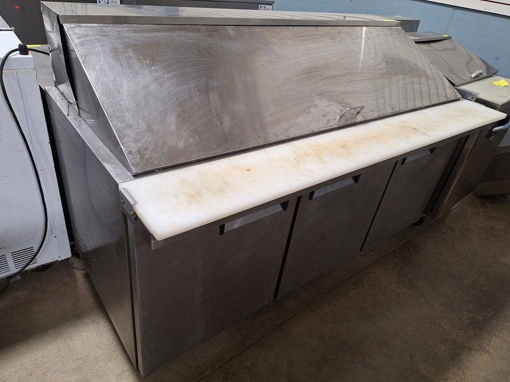 Avantco Refrigerated Prep Table on Wheels, Model 178APT71MHC, 1 PH, 71"x35"x47"