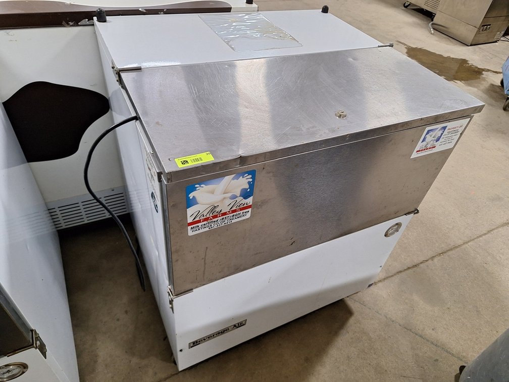 Beverage Air Milk Cooler on Wheels, Model SM34N, 1 PH, 34"x31"x40"