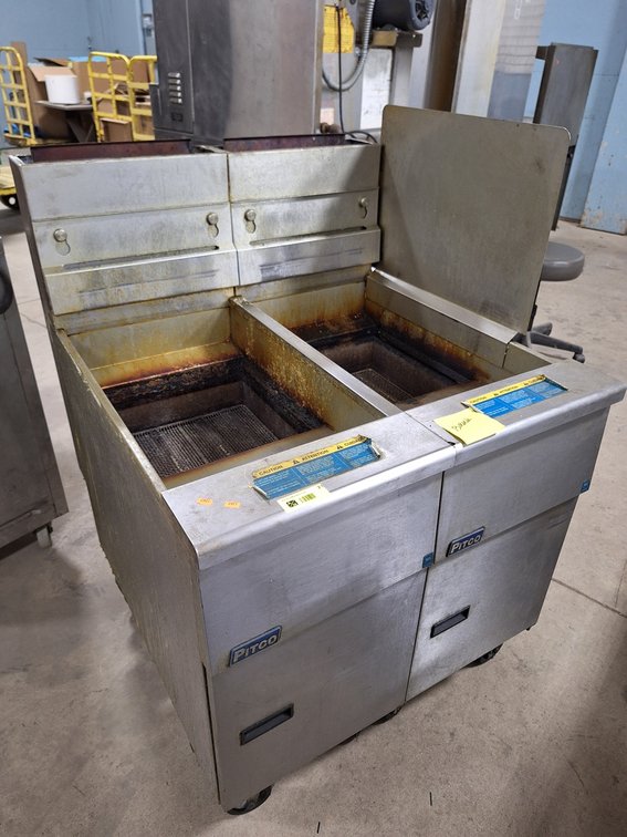 Pitco Fryer on Wheels, Model SG14-S, Nat. Gas, 31"x33"x45"