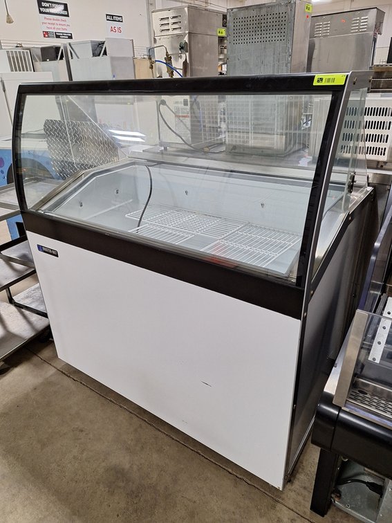 Master-Bilt Dipping Cabinet on Wheels, Model DD-46LCG, 1 PH, 48"x28"x53"