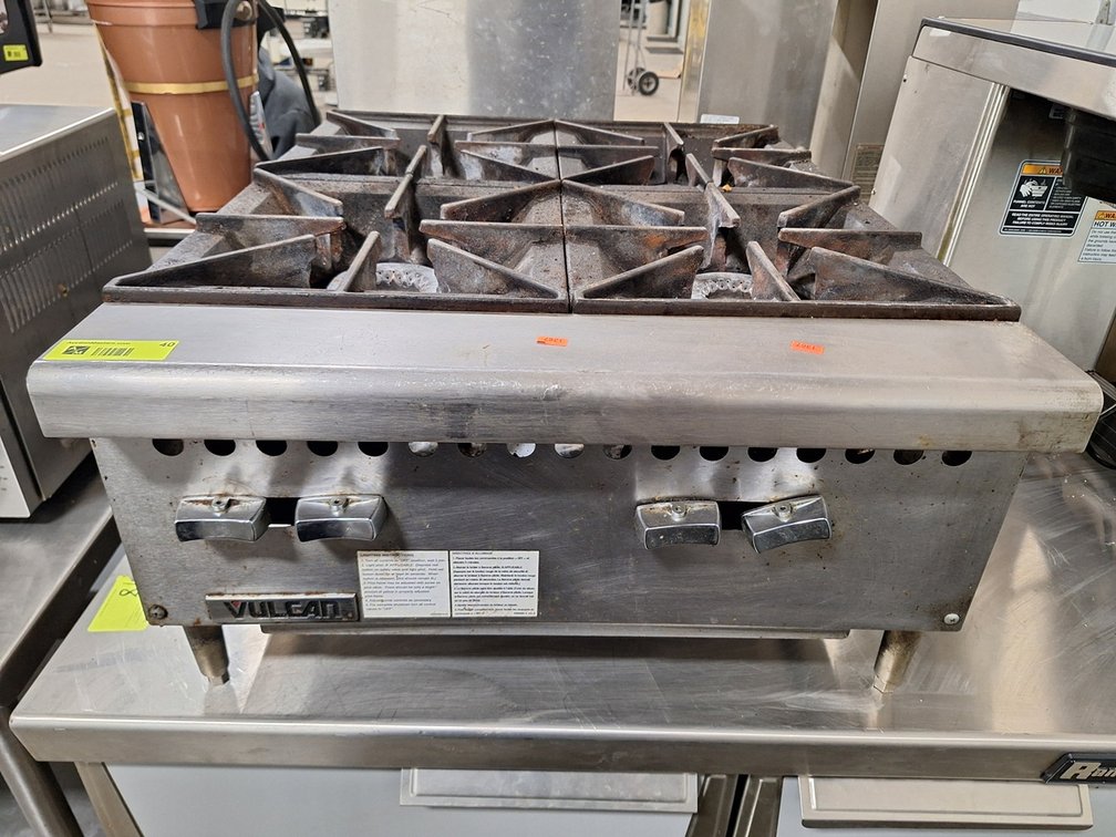 Vulcan 4 Burner Stove, Model VCRH24-1, Nat. Gas, 24"x29"x13"