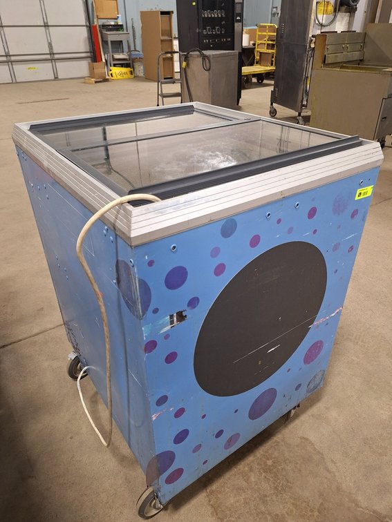 Caravell Display Freezer on Wheels, 1 PH, 26"x30"x39"