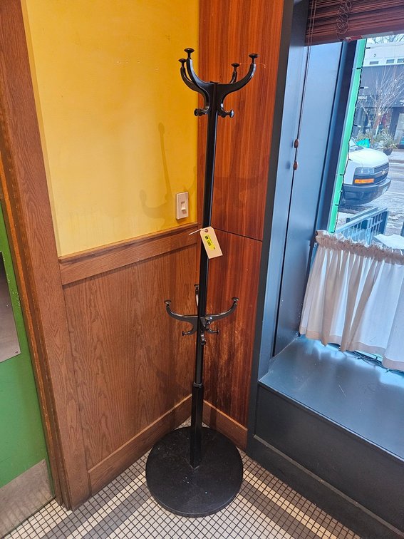 Coat Tree, 73"
