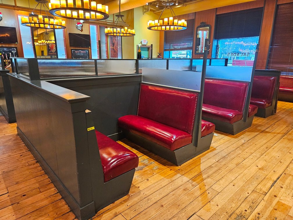 Boothes: 6 - 4 Top Openings, 72"x54"x44, Table NOT Included