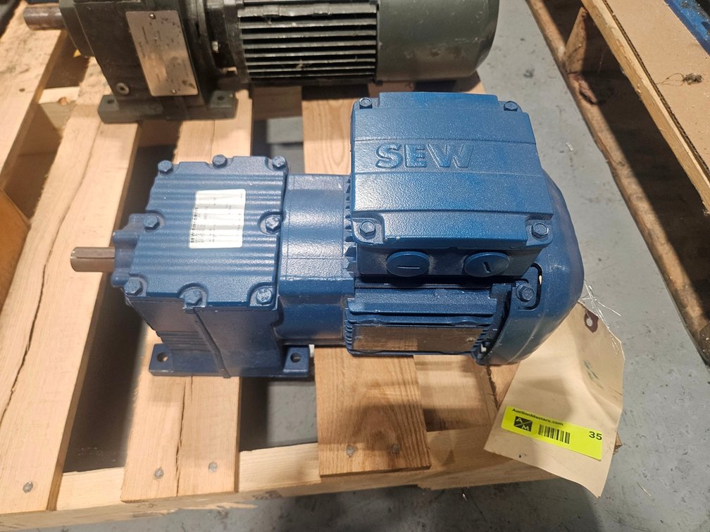 Sew Eurodrive R17 DRS71S4 .5 HP Motor, 230/460V, 3 PH, 1700/86 RPM