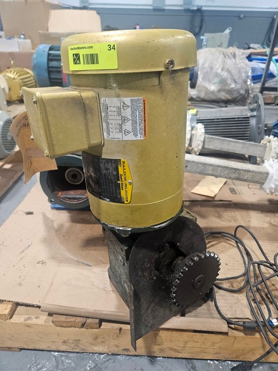 Baldor VEM3538 .5 HP Motor, 230/460V, 3 PH, 1735 RPM, Tigear 2 40:1 Gear