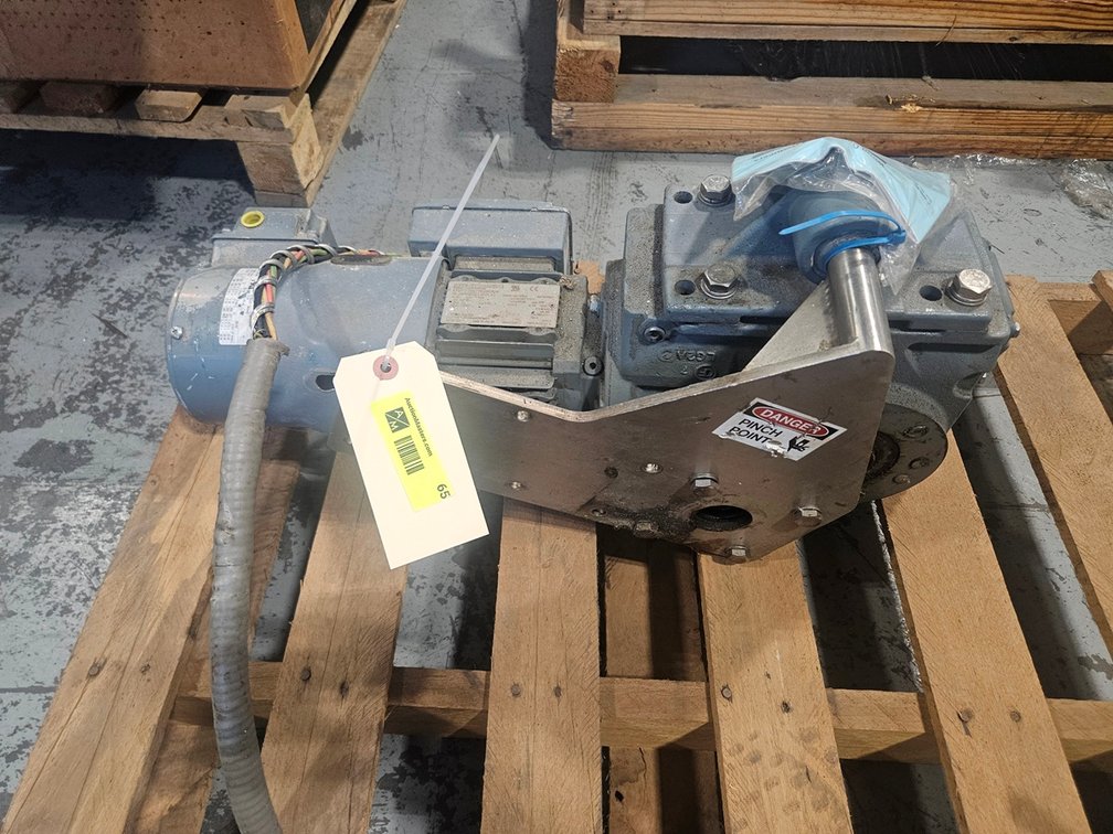 Sew Eurodrive KA57/T .37 KW Motor, 230/460V, 3 PH, 1700/12 RPM, 700 Series Worm Gear Speed Reducer
