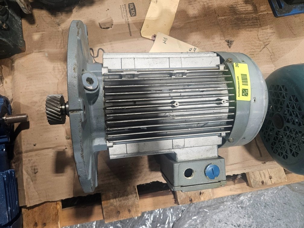 Sew Uso KAF67, 266/460V, 3 PH, 1680/1.8 RPM, 3.7S1 KW