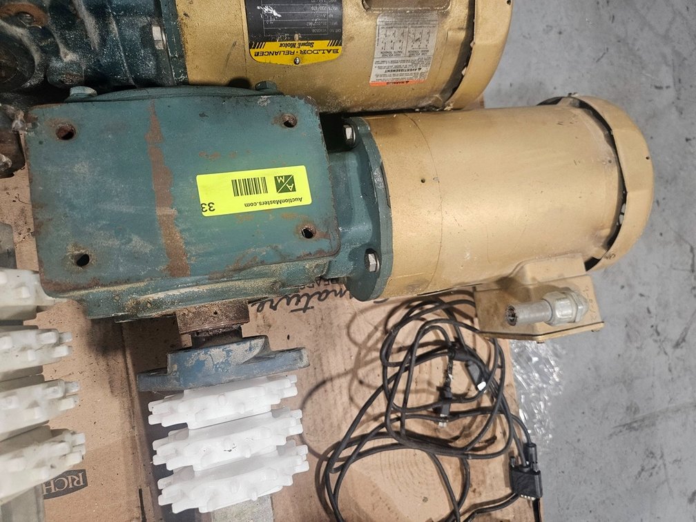 Baldor VEM3538 .5 HP Motor, 230/460V, 3 PH, 1735 RPM, Tigear 2 40:1 Gear