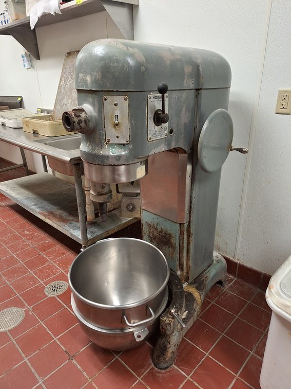 Hobart Commercial 60qt Mixer with Bowl, Model: H 600, SN 1726818, 230V, 1PH