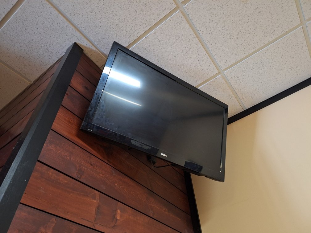 Sanyo 42" LED TV with Wall mount