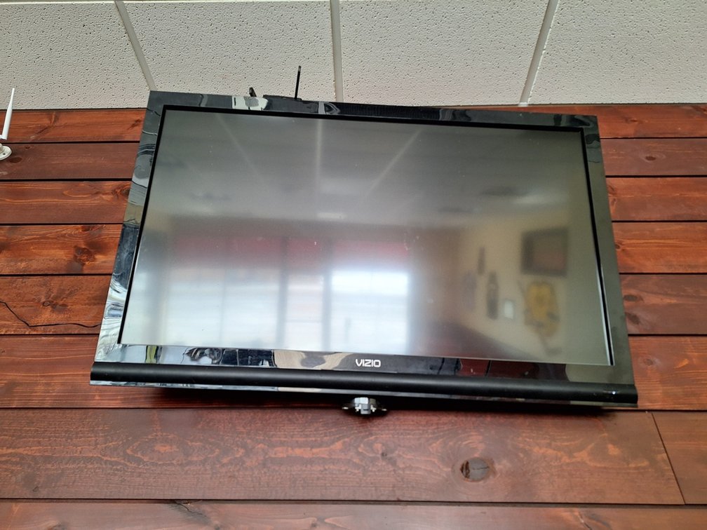 Vizio 42" LED TV with Wall mount
