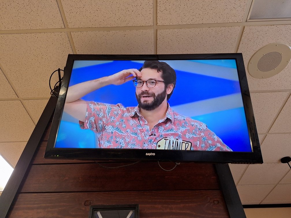 Sanyo 42" LED TV with Wall mount