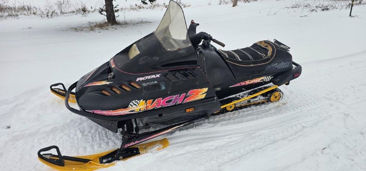 1993/1994 ? Ski Doo Mach Z 779 Triple