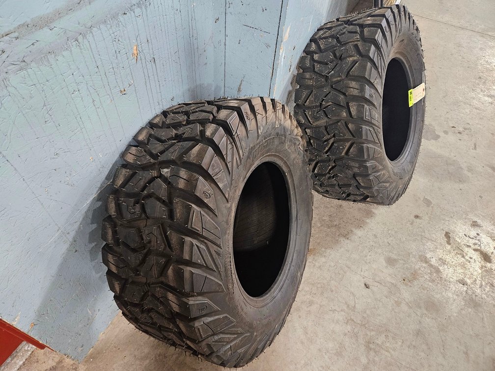 2 New Razzor Tires, 30x10R15