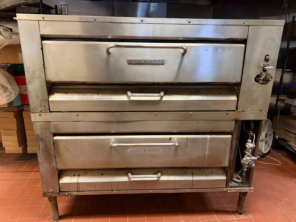 Montague Double Pizza Oven, Model 14P-1, Nat. Gas