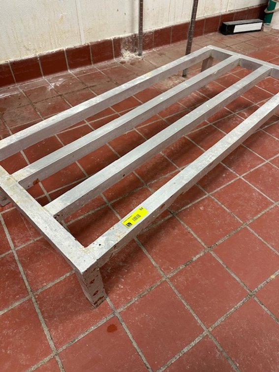 2 dunnage racks