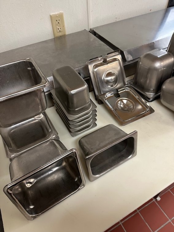 39 ingredient pans with 4 slotted lids