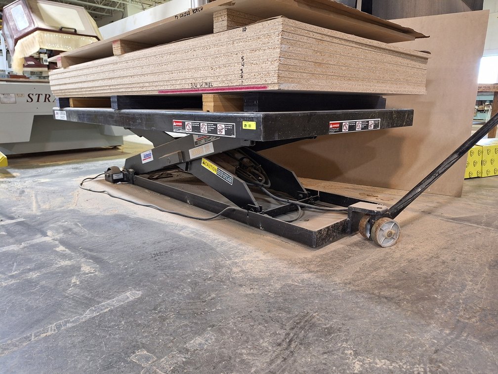 Autoquip 6,000 Lb. Industrial Hydraulic Lift, 4'x8', Model 48560, 220V