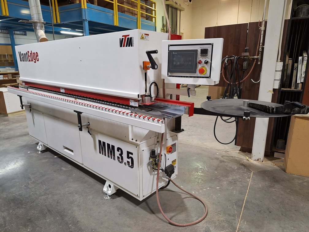Vantedge MM 3.5 Edge Banding Machine, Model MMBL5, Serial HSG5072233, Related in Cabinet, 220V, 1 PH