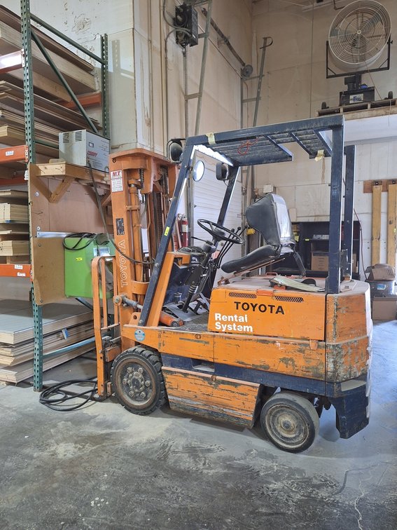 Toyota Electric Forklift with Charger (Needs New Batteries), Model 2FBCA25, 787 Hours on Meter, 36V, 42" Forks, 3 Stage Mast