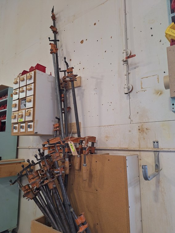 Approx. 18 Clamps with Wood Rack, 2' to 8'