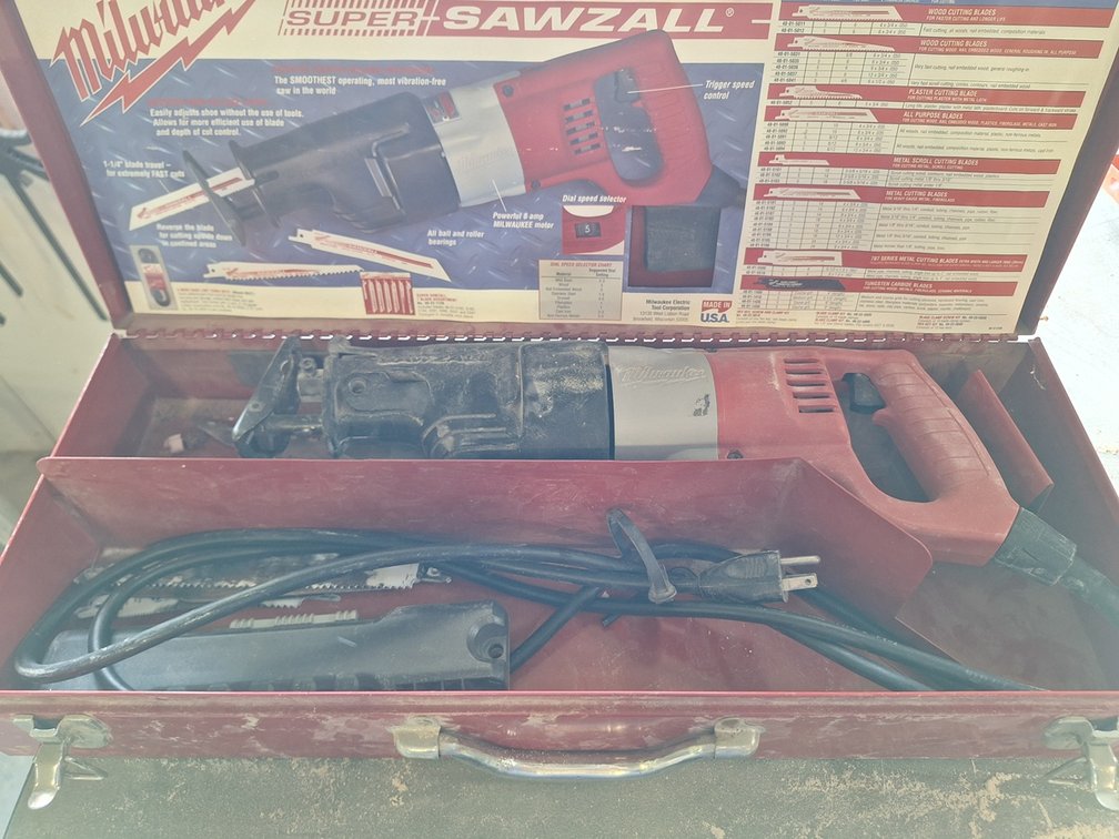 Milwaukee Super Sawzall, Cat. No. 6527