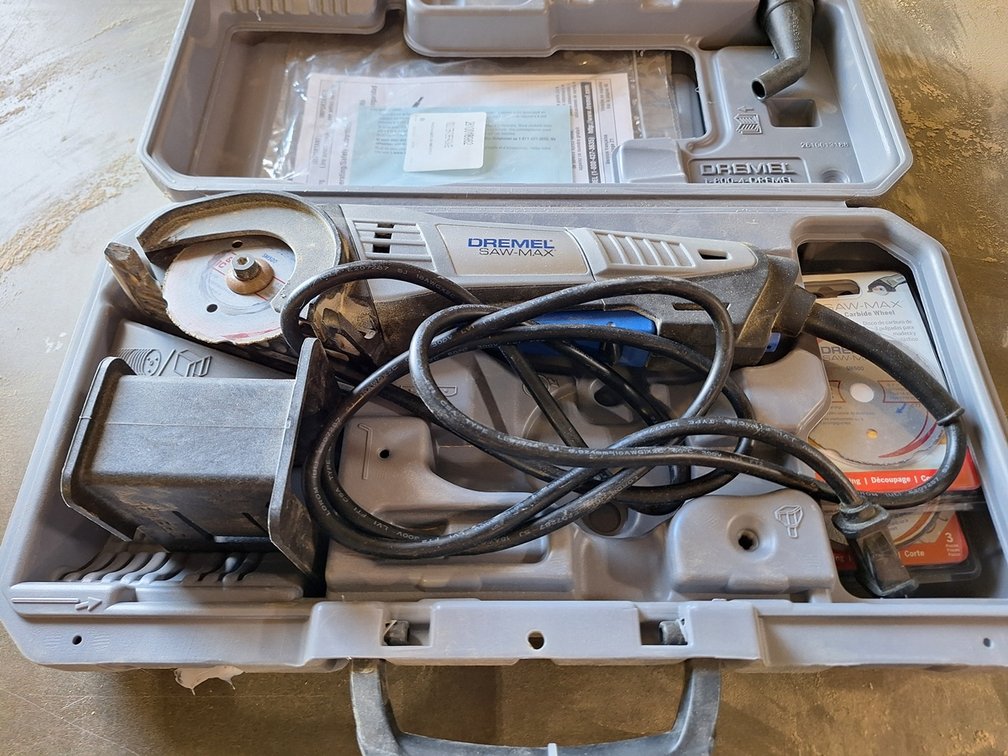 Dremel Saw Max with Accessories