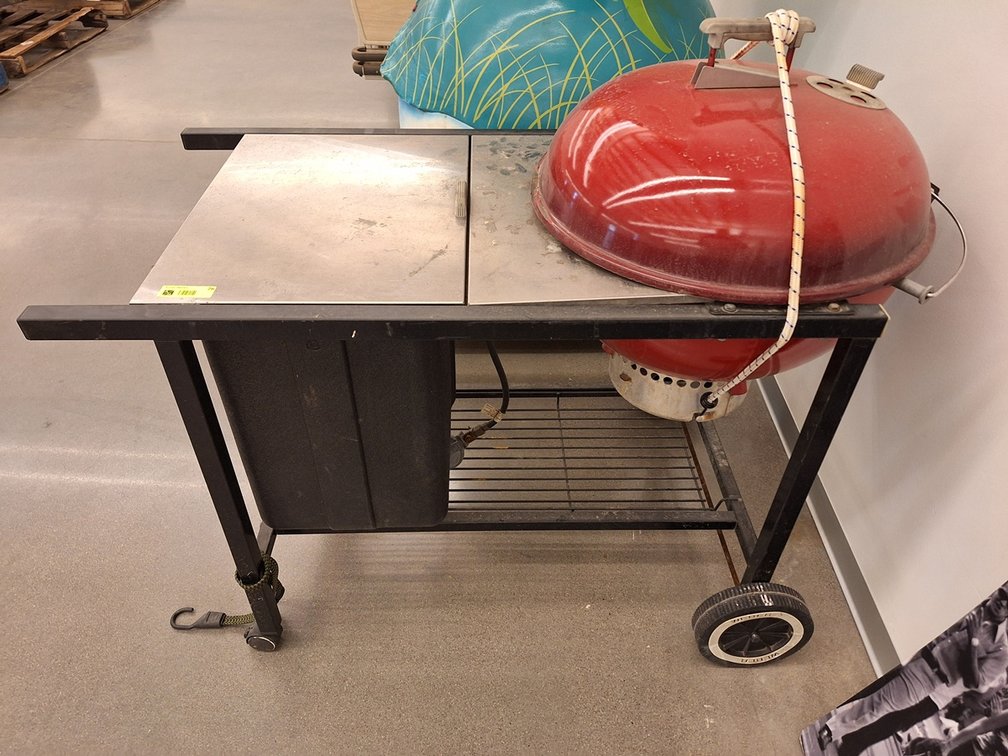Weber Charcoal Grill with Cart, 48"x25"x40"