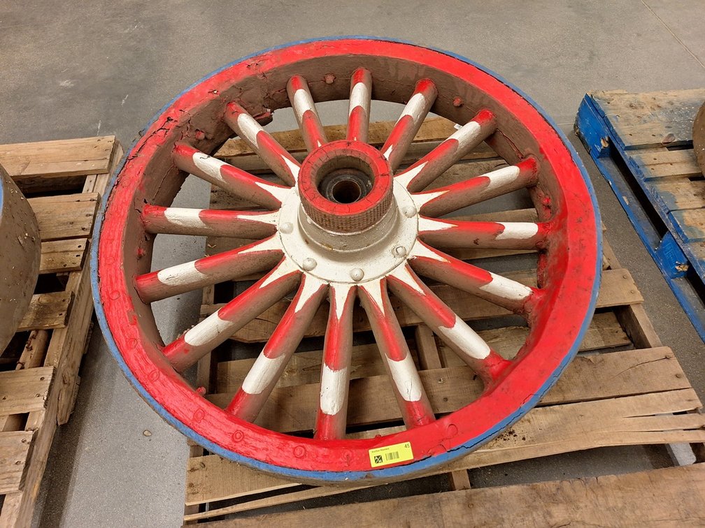 Wood Circus Wagon Wheels, 39"