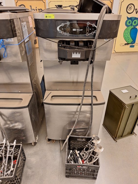 Taylor C713 Soft Serve Freezer/Server on Wheels, 208-230V, 3 PH, 24"x36"x58"