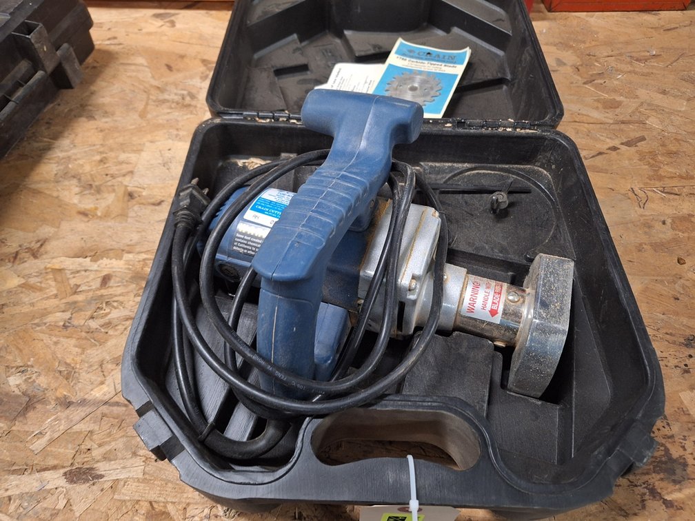 Crain Toe Kick Saw, Model: 795, with Case and Blades