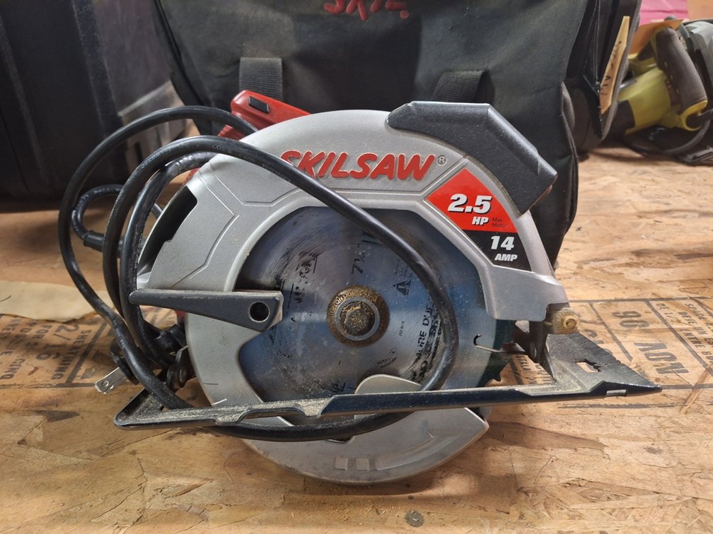Skilsaw 7 1/4" Circular Saw with Bag