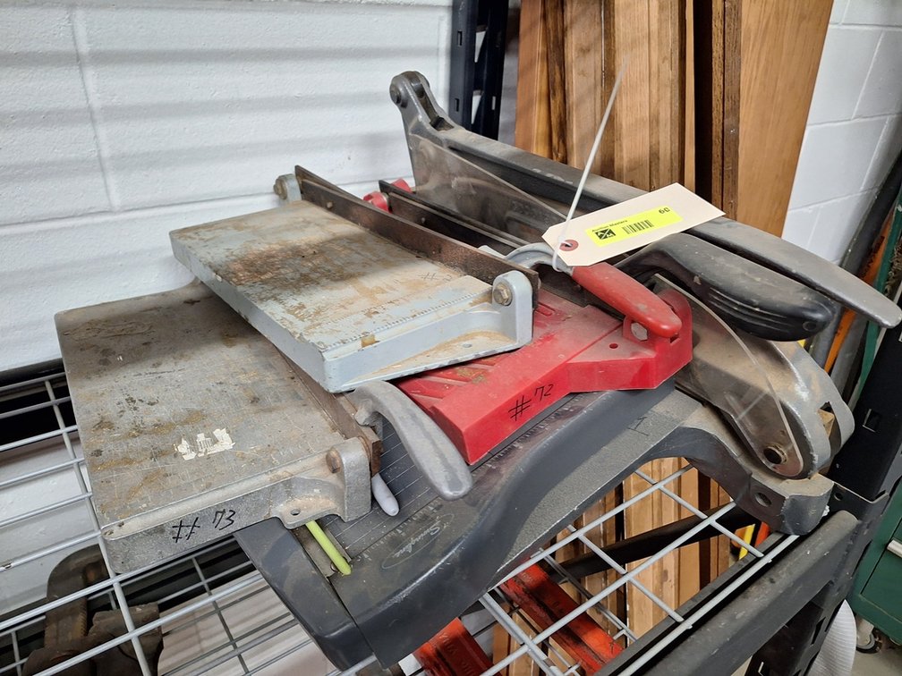 Assorted Slicing/Cutting Tools
