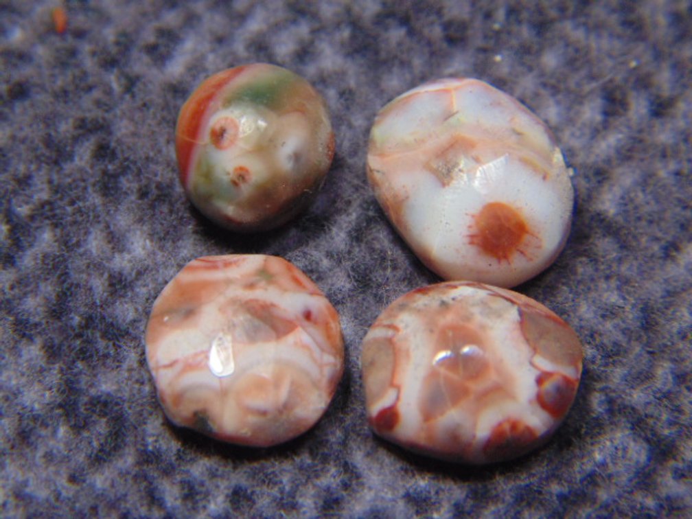 Four Thomsonite cabs