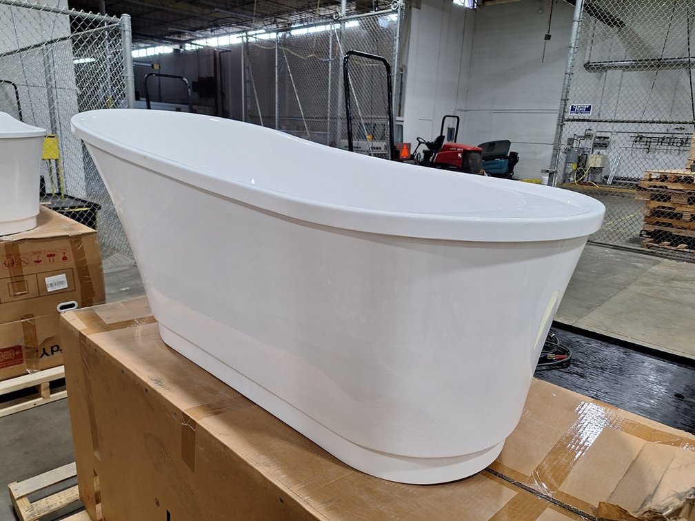 Ferdy Langkawi 67" Acrylic Bathtub, 02568T-1700-BN