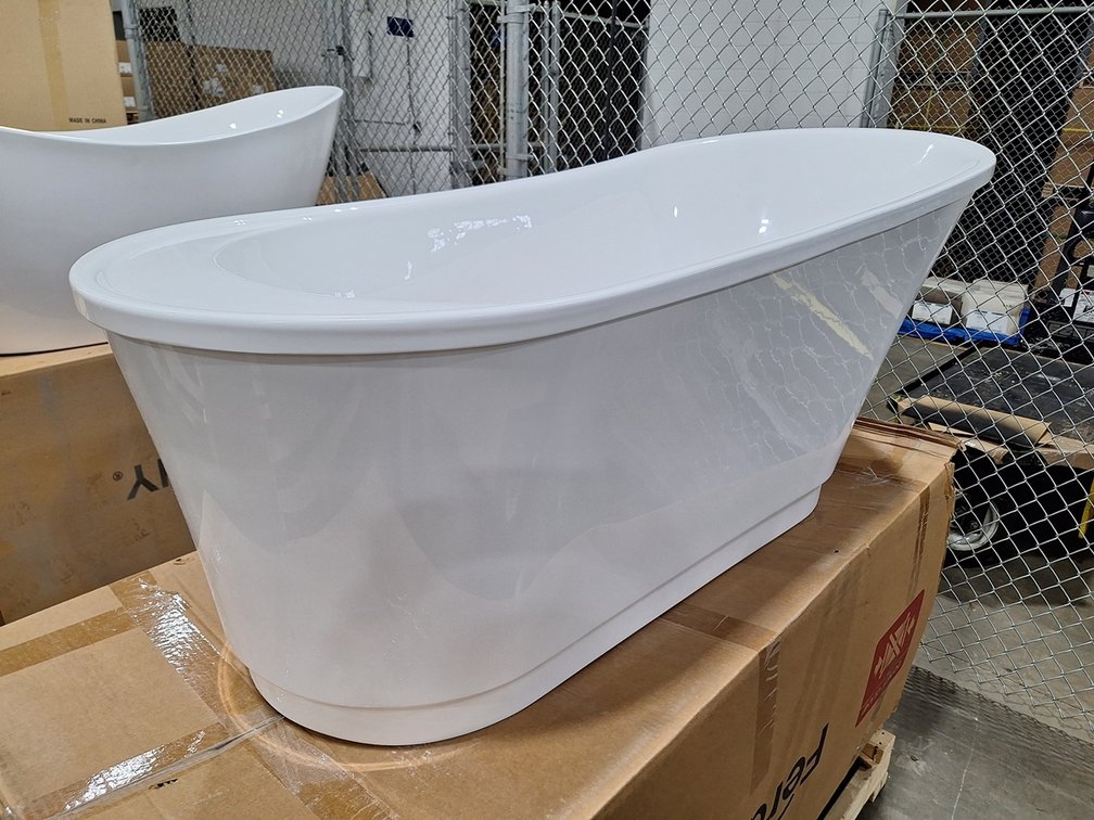 Ferdy Langkawi 67" Acrylic Bathtub, 02568T-1700-BN