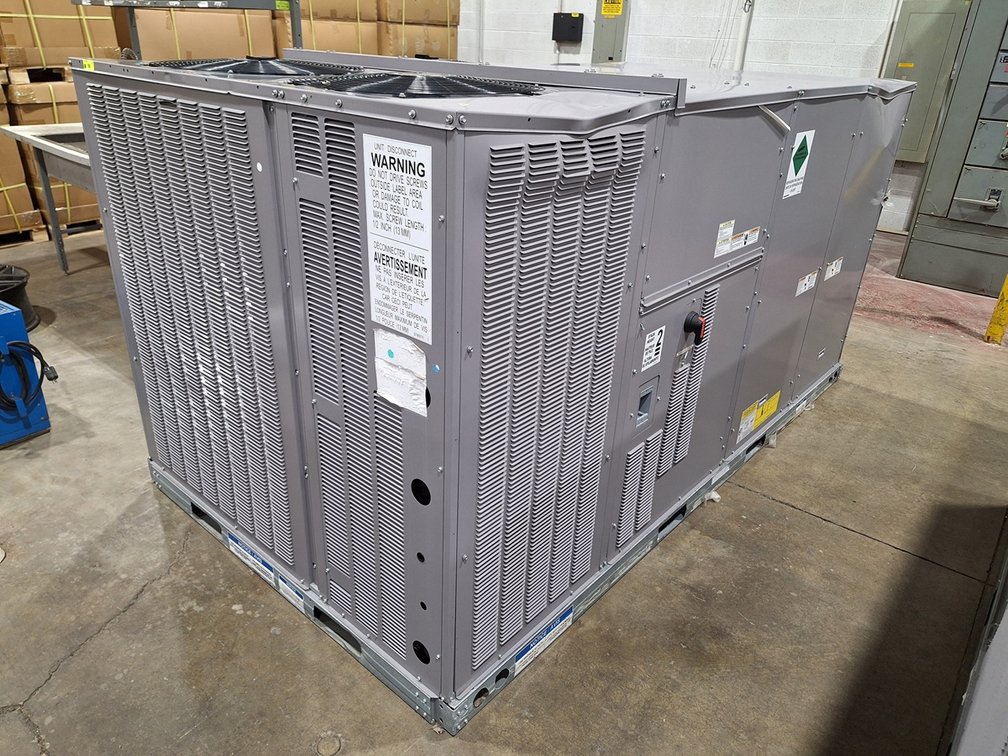 Carrier Weather Command AC Unit, Model: 50HCQD12A2M6A6W1MO, SN: 2422P08183
